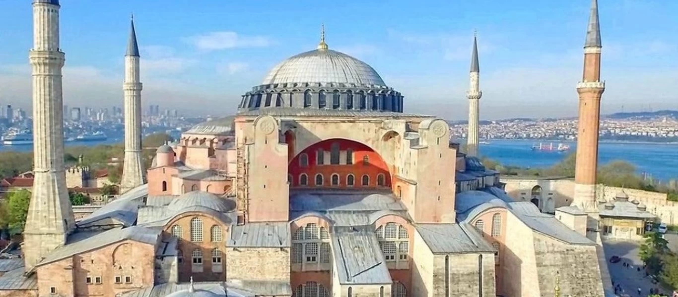 Ζωντανά: Εικόνα από την Αγία Σοφία - Ξεκίνησε η προσέλευση Τούρκων πιστών (βίντεο)